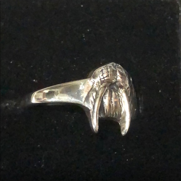 Sterling silver walrus solid ring. - Picture 4 of 8